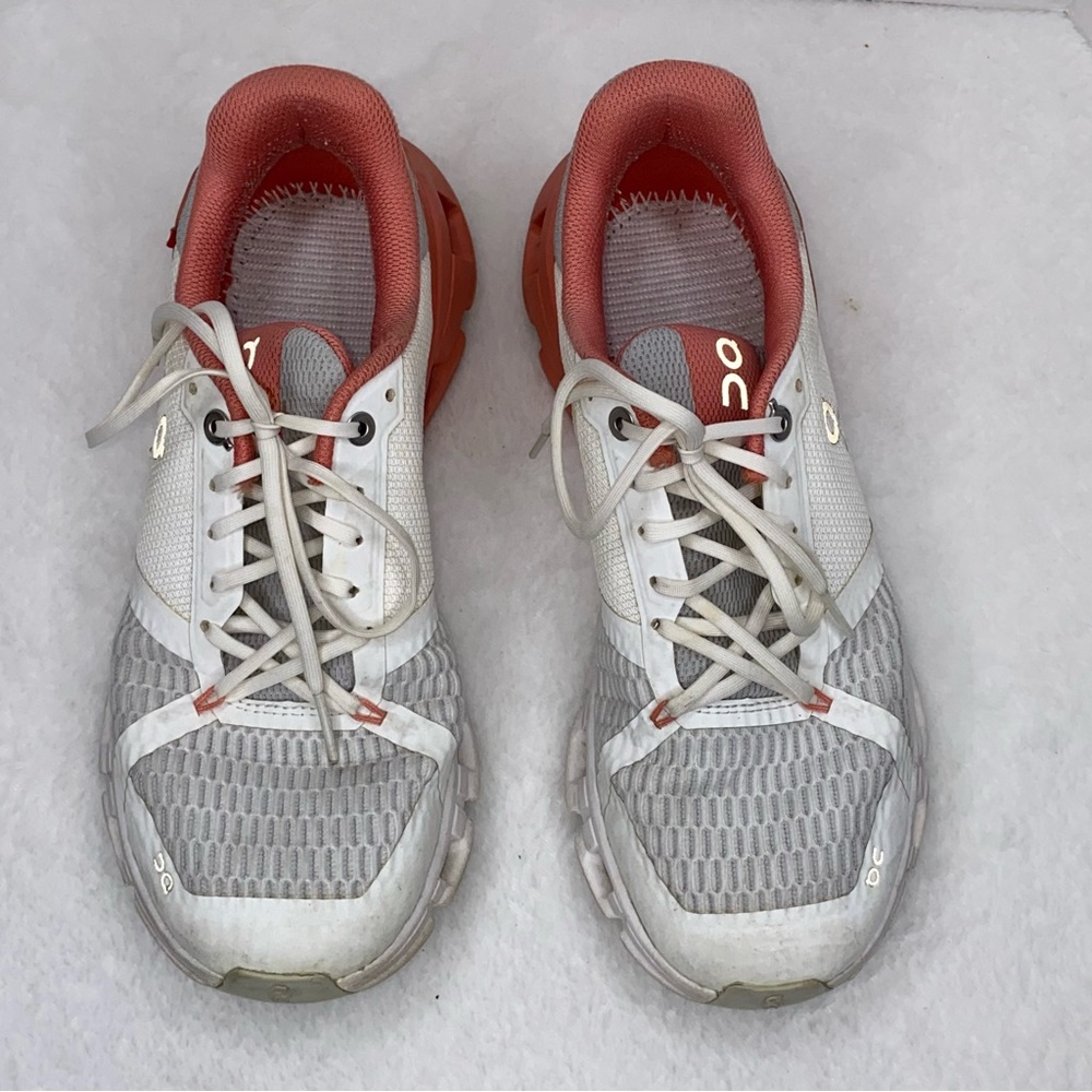 On Cloud Sneakers shoes White with Coral trim W7.5